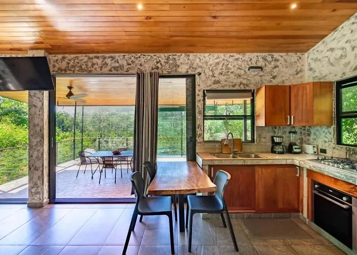 Casa - And Jungle Oasis *