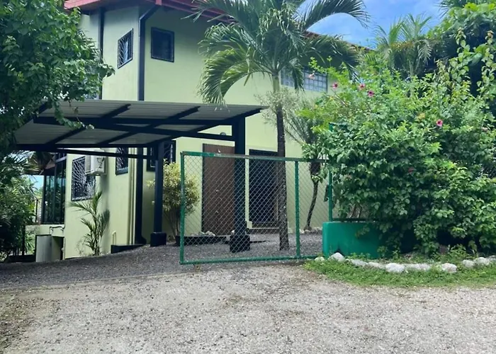 Casa - And Jungle Oasis Ferienhaus